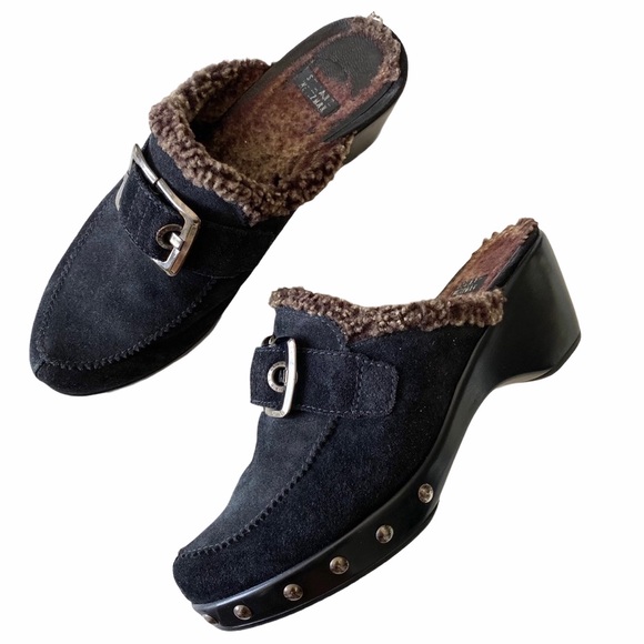 Stuart Weitzman ✦ Shearling Lined Suede Clog - Picture 2 of 10